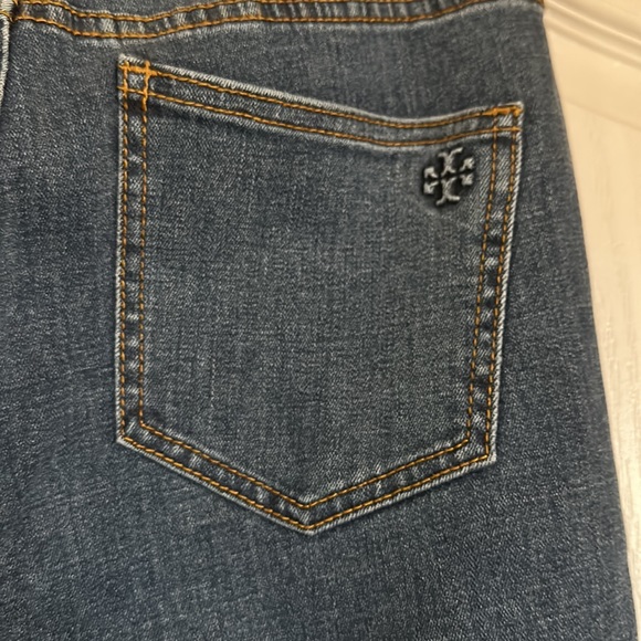 NEVER WORN Tory Burch Jeans w/ Shell Detail - Picture 3 of 4